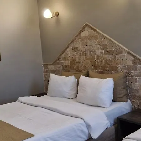 Royal Park Corlu Szálloda *